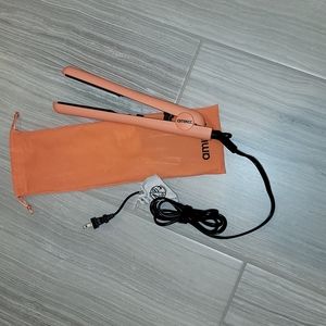 Amika Flat Iron